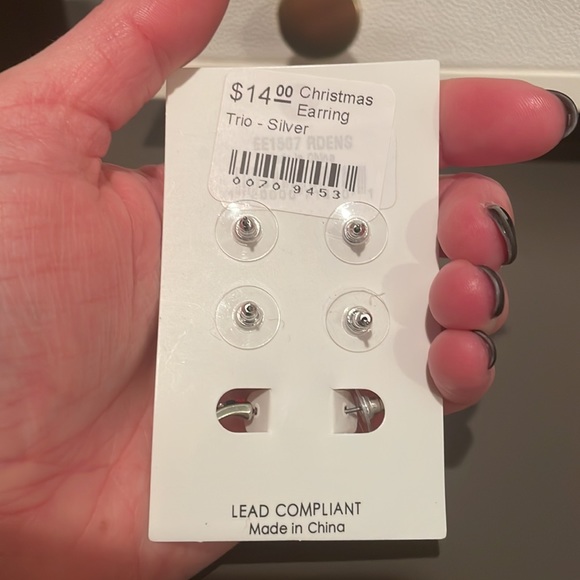NWT Christmas Earrings Set - Picture 4 of 4